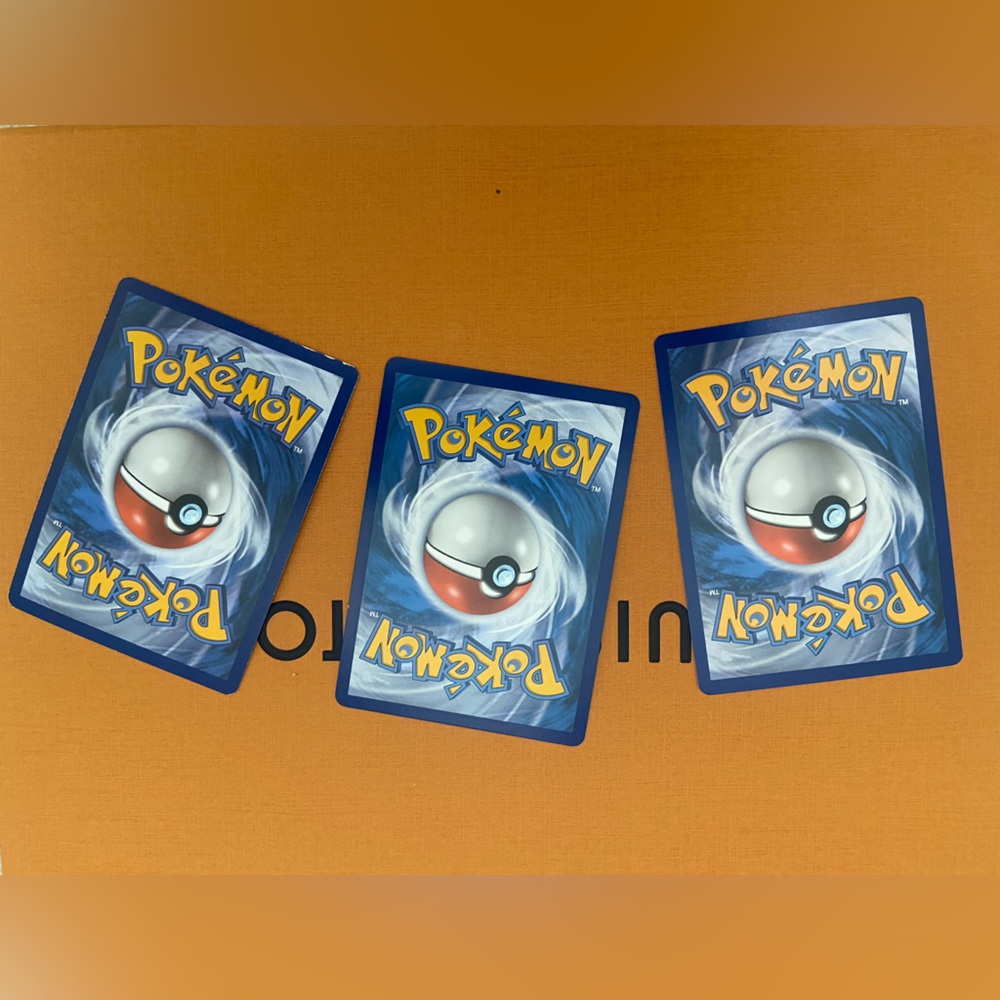Pokémon Cards - Picture 2 of 4